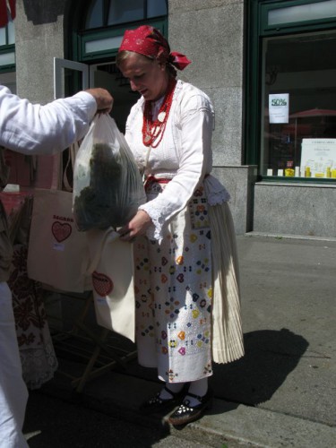 Zagreb15_market dress