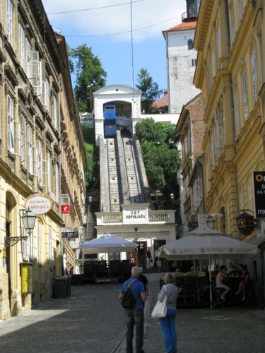 Zagreb18_funicular