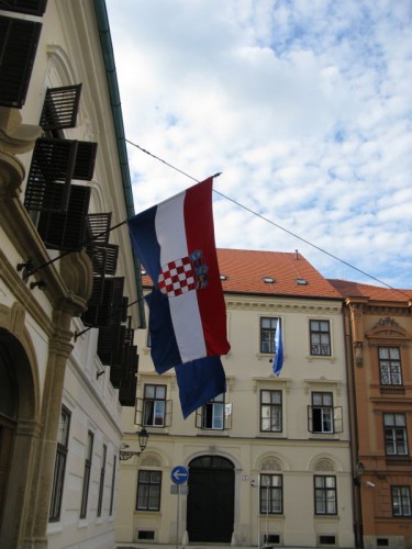 Zagreb_pm8c_platzsign